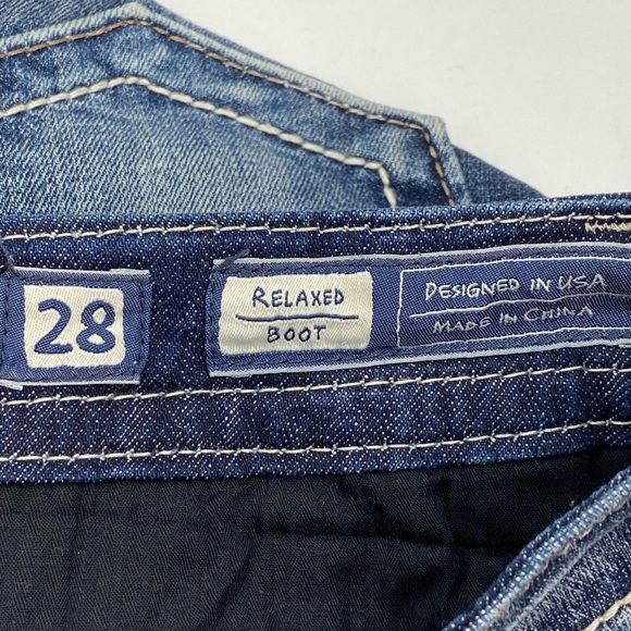 Miss Me size 28 x 32 Women’s Blue Denim Bling Embellished Relaxed Bootcut Jeans - Picture 7 of 8